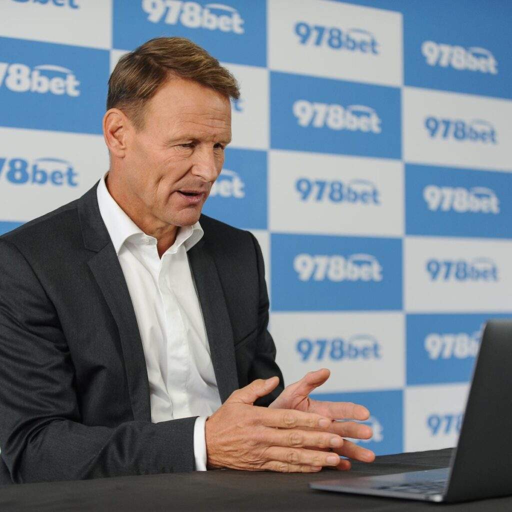 Teddy Sheringham predicts Manchester Derby drubbing for lackluster United