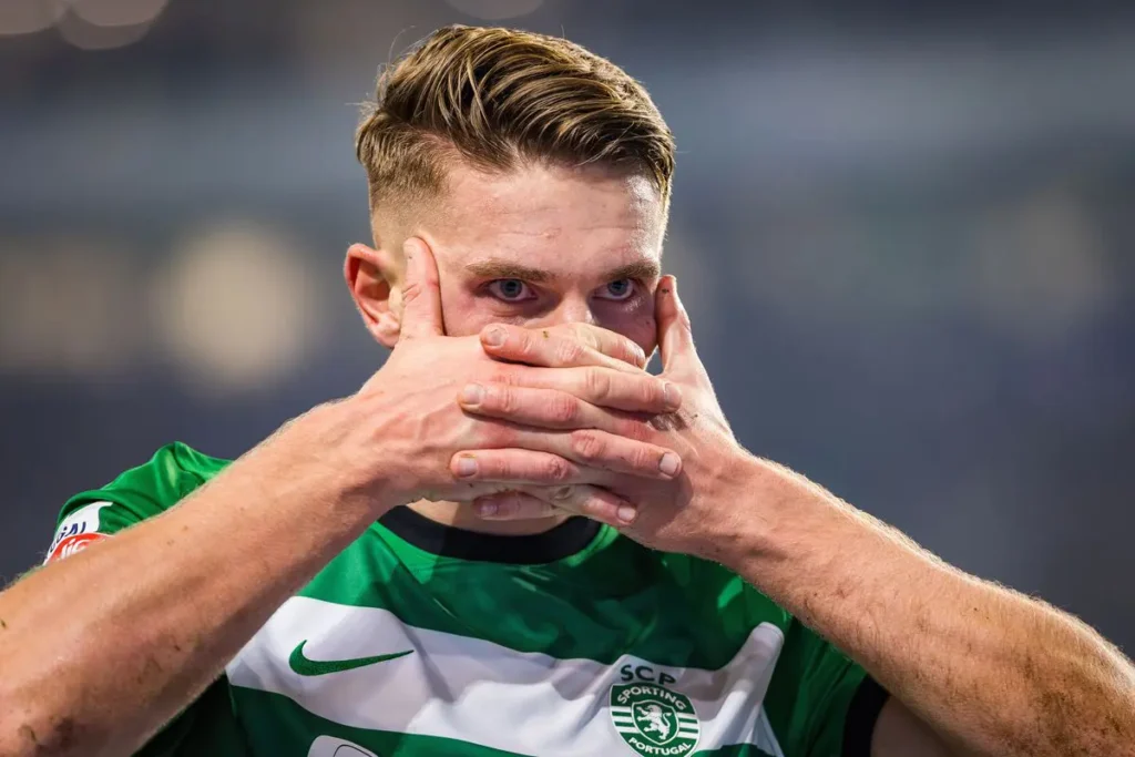 Arsenal and Chelsea Battle for Sporting Lisbons Prolific Striker Viktor