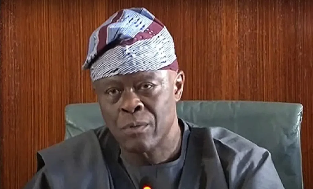 Nigerians Saving in Dollars Due to Lack of Faith in