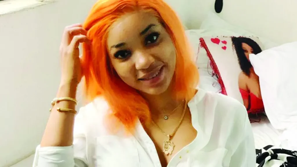 Simi Gold Stands in Solidarity with Bobrisky Amid Naira Abuse
