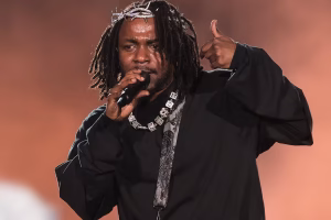 Kendrick Lamar Not Like Us Drake Diss Track Stream 300x200