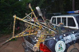 GPnlsGWWkAAtS8D 300x200