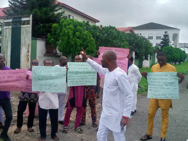 Abia Community Protests in Umuahia Over Traditional Ruler Recognition
