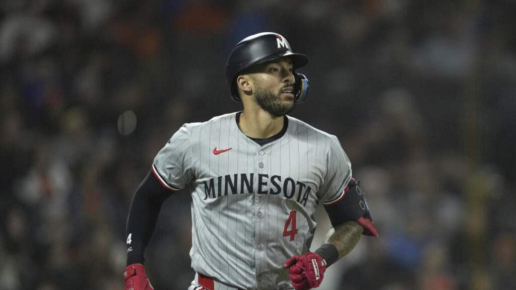 Carlos Correa Heads to Injured List with Plantar Fasciitis