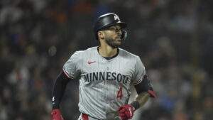 Carlos Correa Heads to Injured List with Plantar Fasciitis