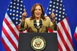 Kamala Harris Runs For US Presidency After Joe Bidens Endorsement 300x200