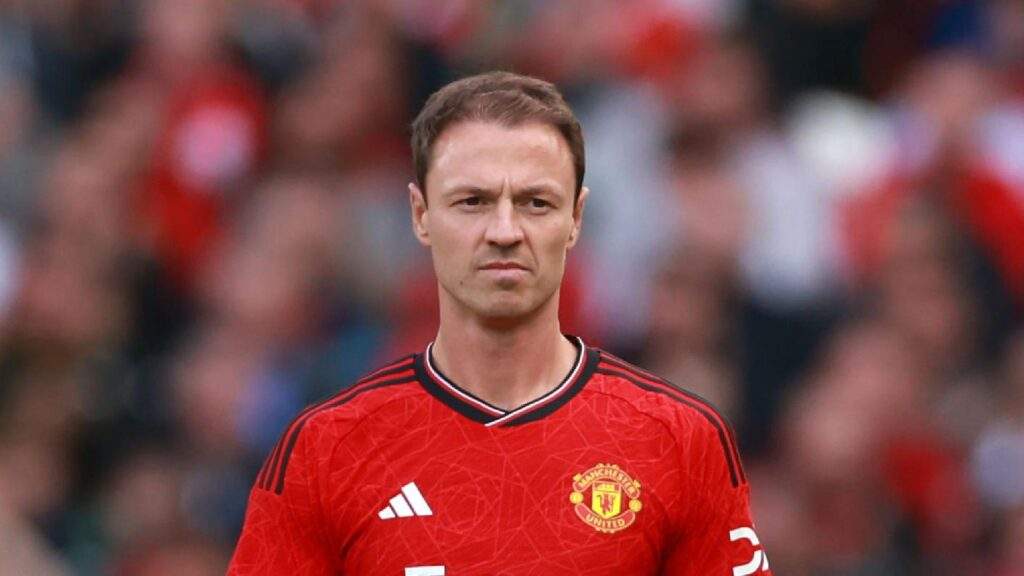 Manchester United Extend Jonny Evans' Contract Until 2025