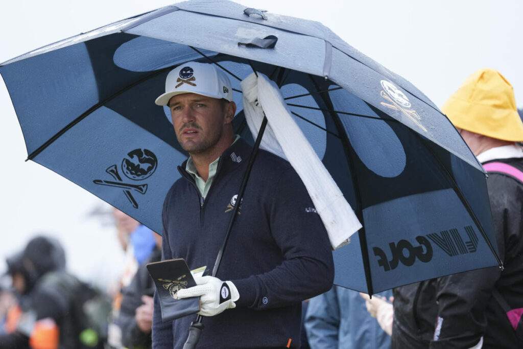 McIlroy and DeChambeau Struggle at Royal Troon