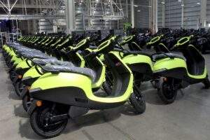 Ola Electric Set to Go Public, Raises $657M in India's
