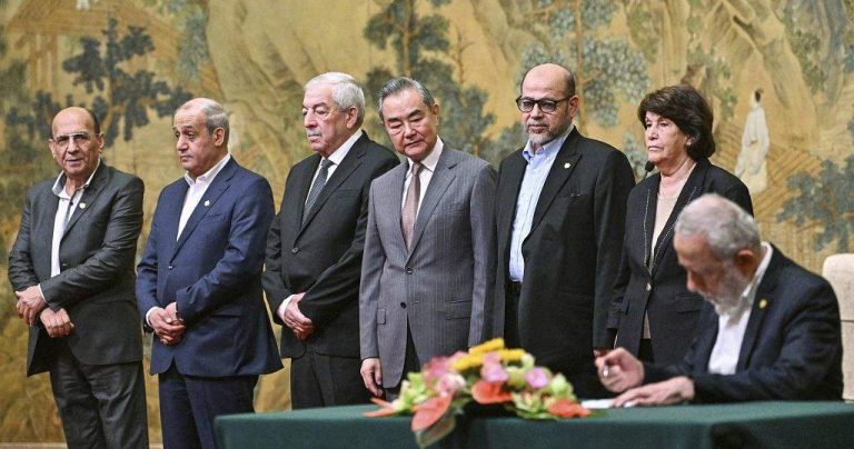 Palestinian Factions Unite in China, Ending Rift