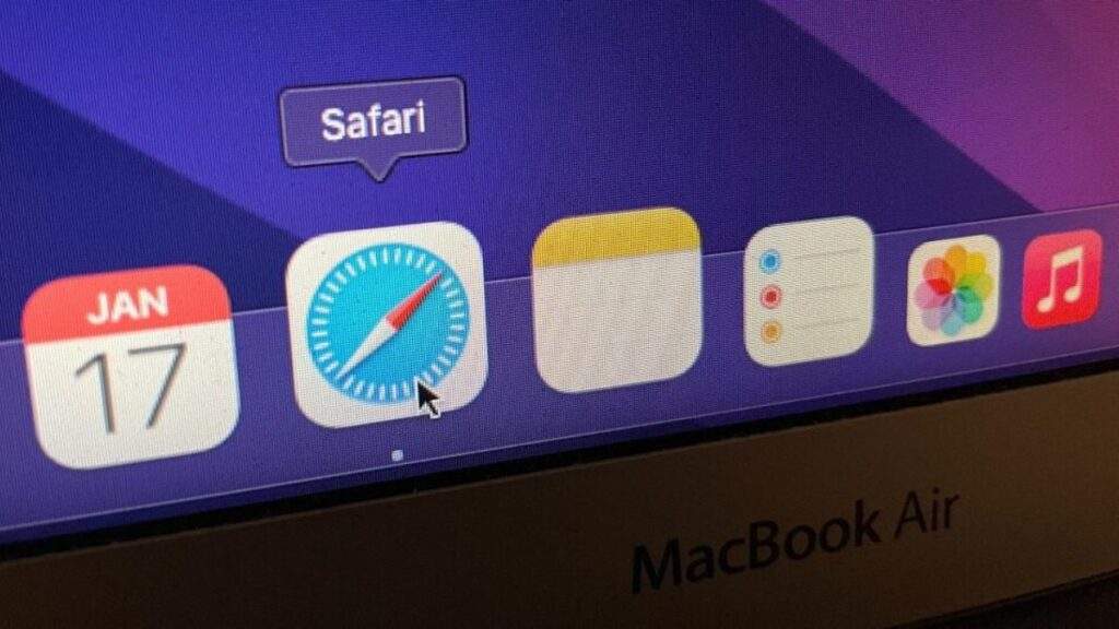 Safari Browser Gets AI Powered Summarize Feature