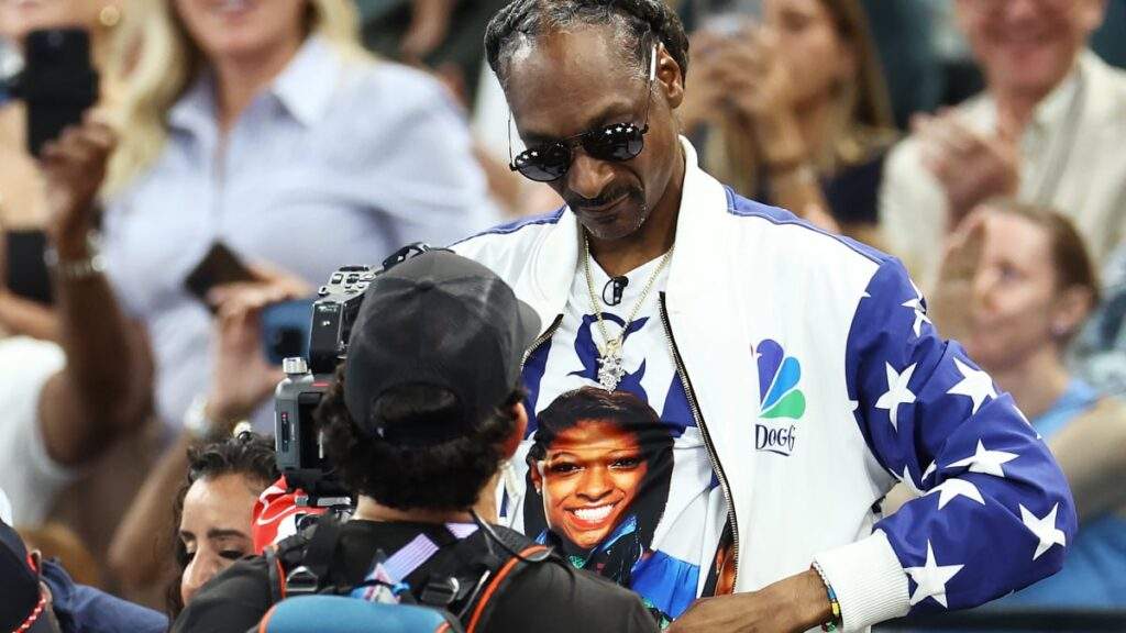 Snoop Dogg and Flavor Flav Bring the Heat to the