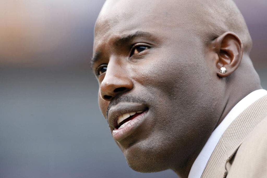 Terrell Davis Accused of Hitting Flight Attendant on United Airlines