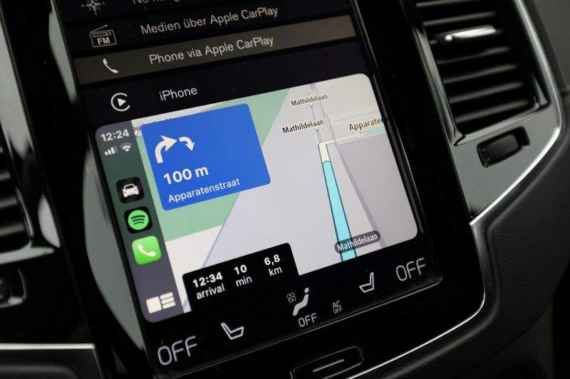 TomTom Suspends 2025 Revenue Target Due to Weak Car Demand
