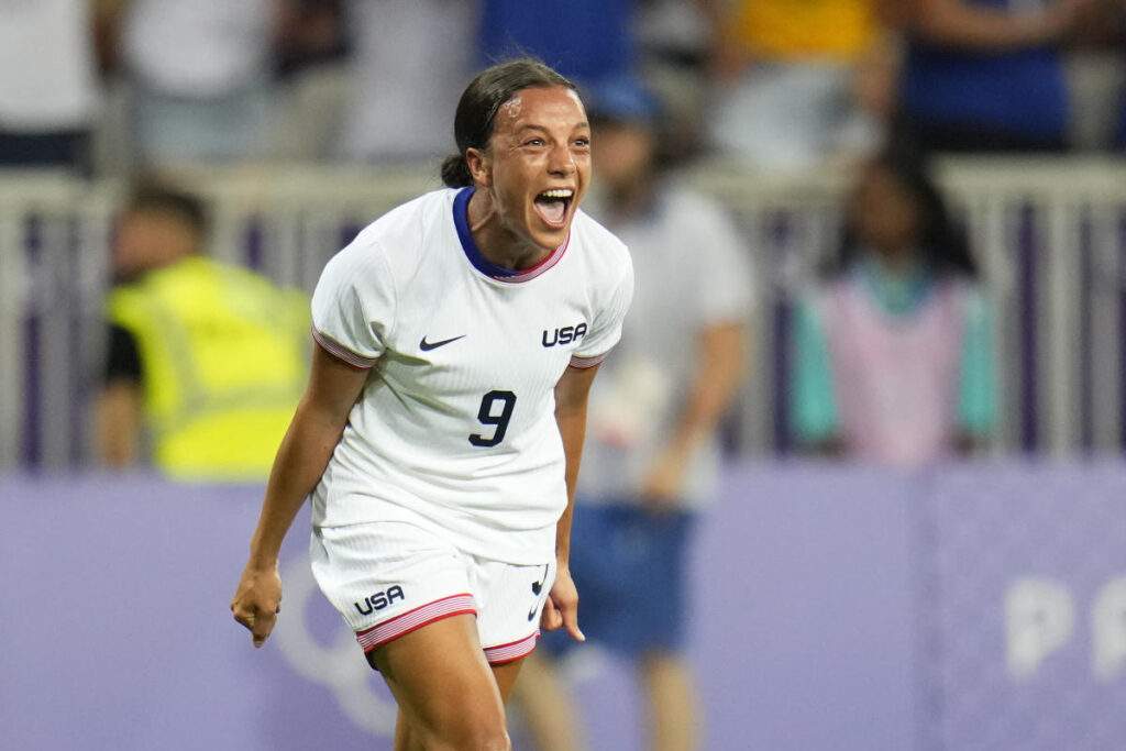 USWNT Rolls to Emphatic Olympics Win Over Zambia, Closes World