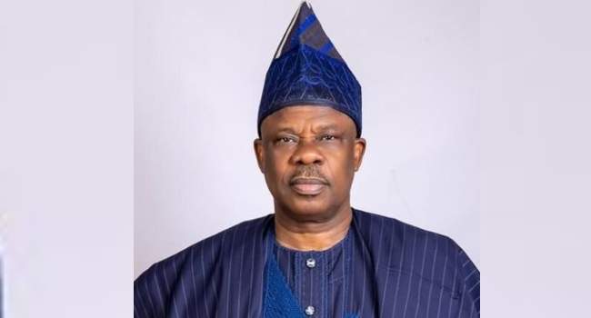 Amosun Blasts Utomi over Contract Violation Claims