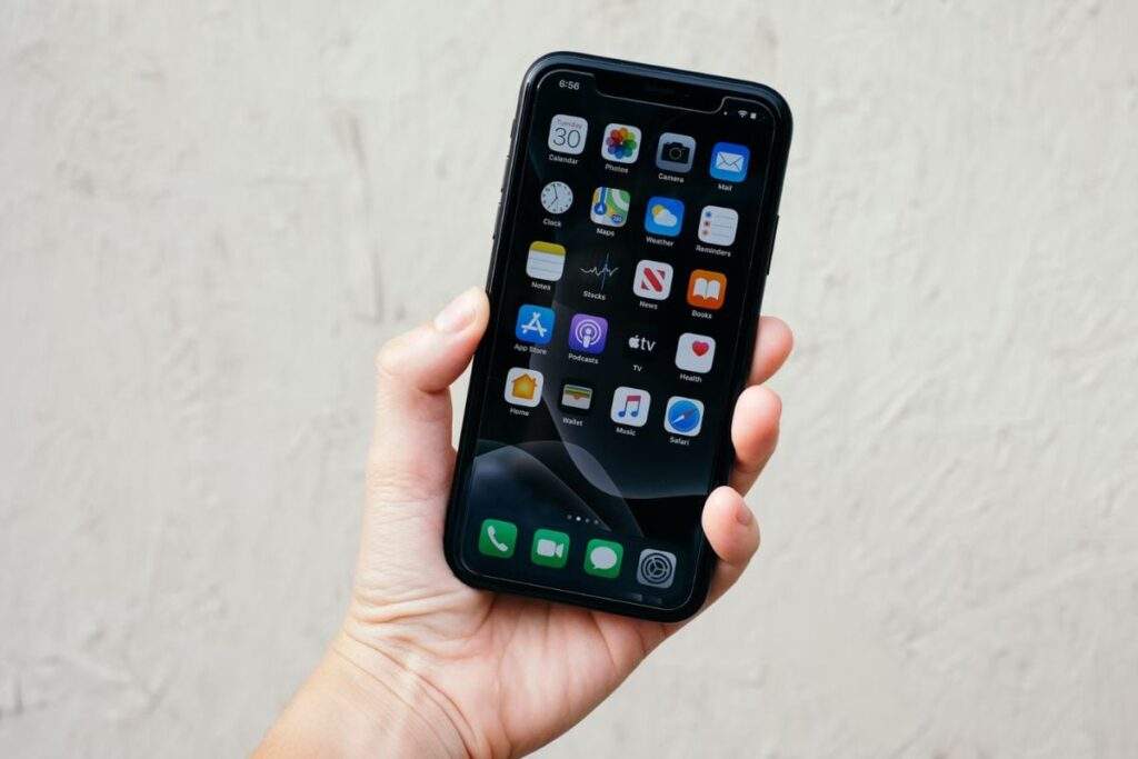 Apple Unlocks EU iPhone, iPad Options with Default App Changes