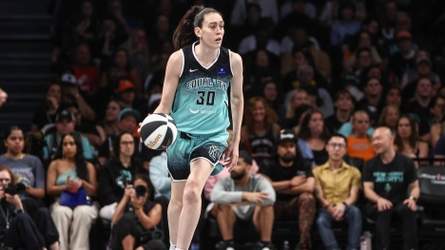 Breanna Stewart Leads New York Liberty to 94 74 Win Over