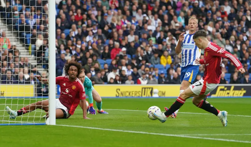 Brighton Surprise Manchester United with Late Win