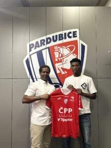 Chukwuebuka Enyiazu Joins Pardubice from 36 Lion Academy.