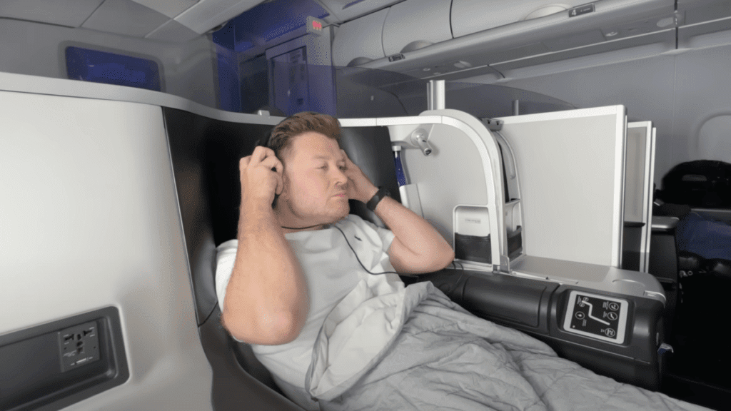 Flying First Class Across US Airlines: Insider Tips and Reviews