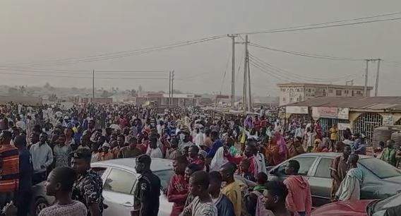 Nigeria Groups Urge President Tinubu to Reverse Electricity Tariff Hike,