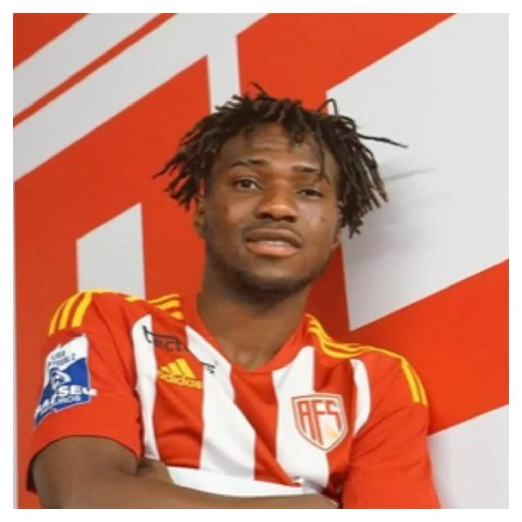 Nigerian Forward Babatunde Akinsola Signs Permanent Deal with AVS Futebol