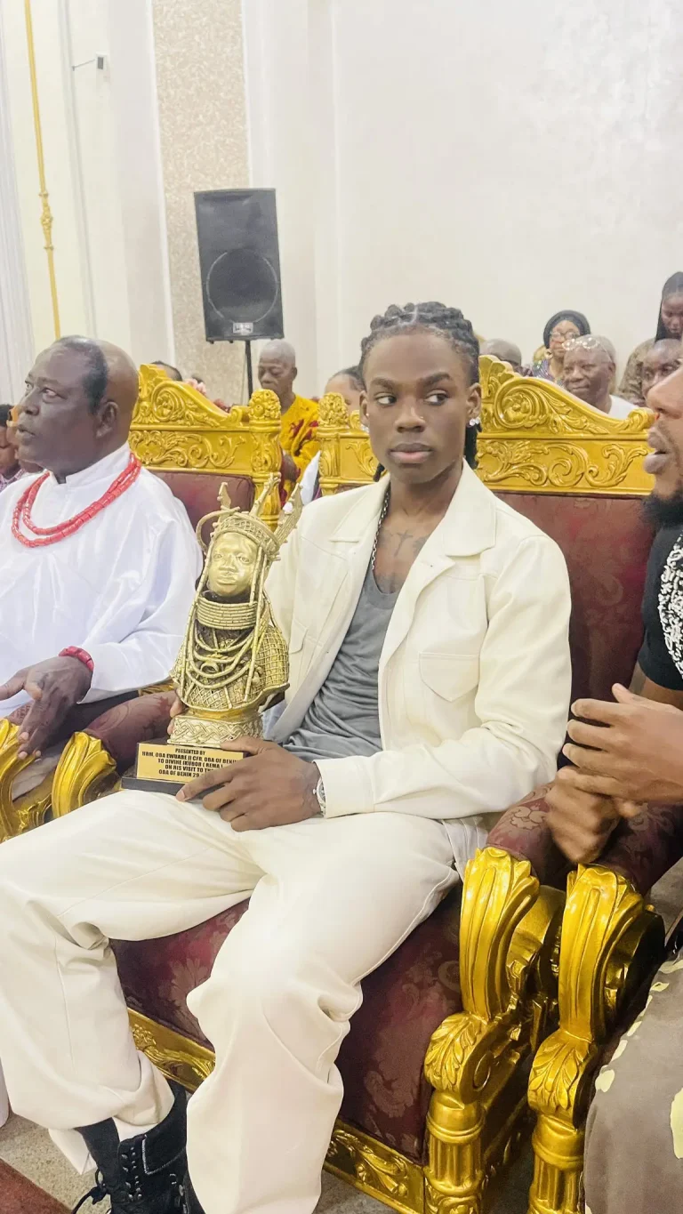 Oba Ewuare II Gifts Royal Plaque to Rema Amidst Edo