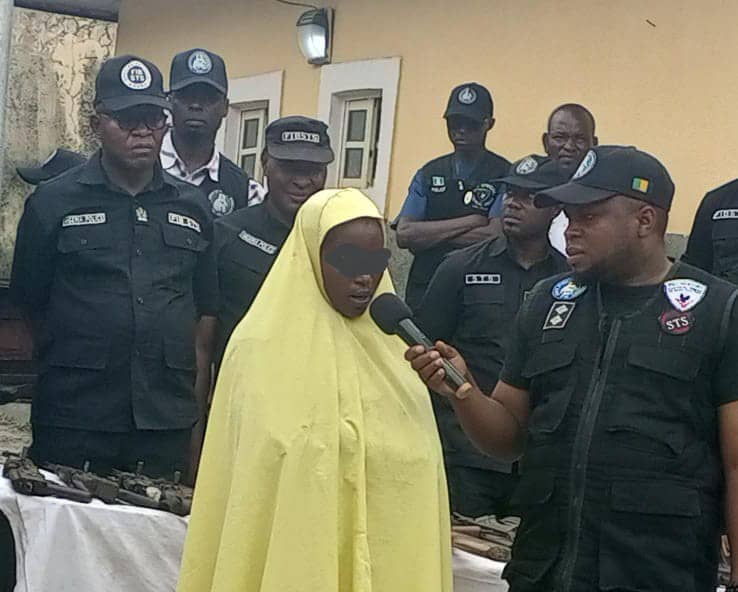 Operatives Arrest 30 Year Old Woman with AK47, Four Magazines Hidden in Operatives Arrest 30 Year Old Woman with AK47, Four Magazines Hidden in