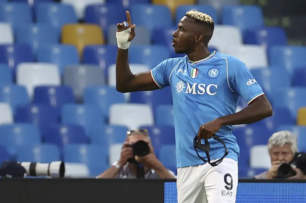 Osimhen Stands Firm on €70m Saudi Move: Napoli Frozen Out
