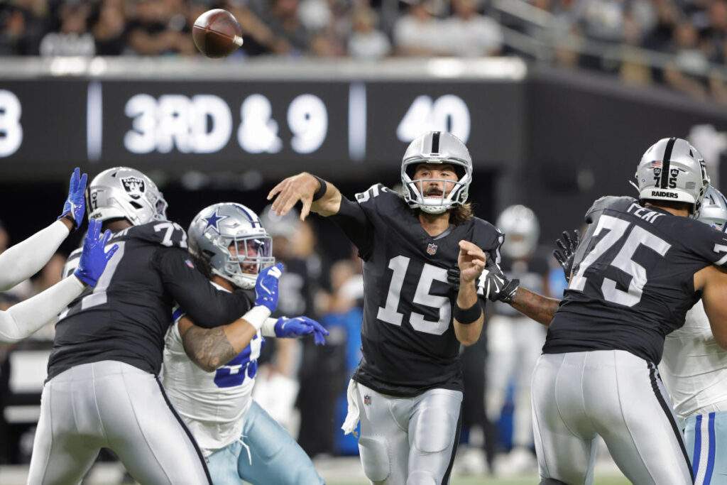 Raiders QB Battle Heats Up After Preseason Game