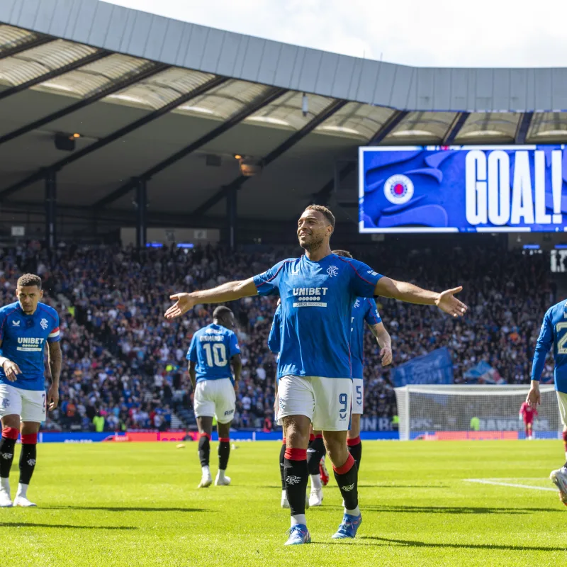 Rangers Earn Hard Fought 2 1 Win Over Motherwell in Clydesdale Bank