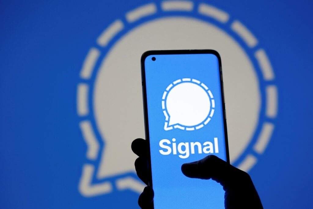 Russia Blocks Signal App Over Terrorism Concerns, Users Report Access