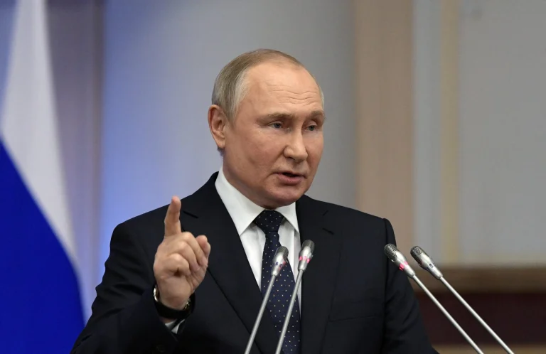 Russia Warns US Against Western Missile Strikes into Russian Territory