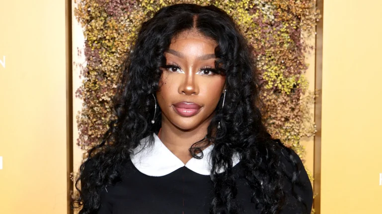 SZA Announces Indefinite Break from Live Performances