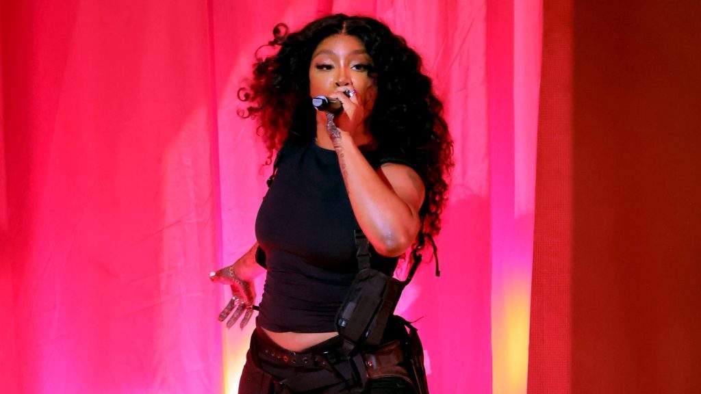 SZA Takes a Break from Performing