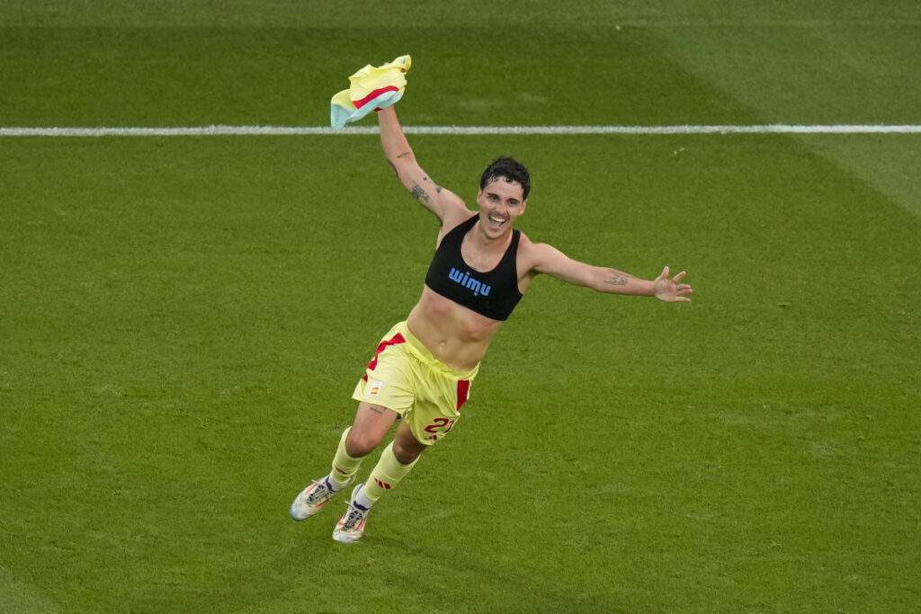 Spanish Soccer Celebrates Golden Summer with Olympic Gold