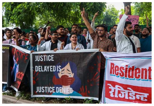 Thousands Protest Rape and Murder of Indian Doctor, Demand Justice