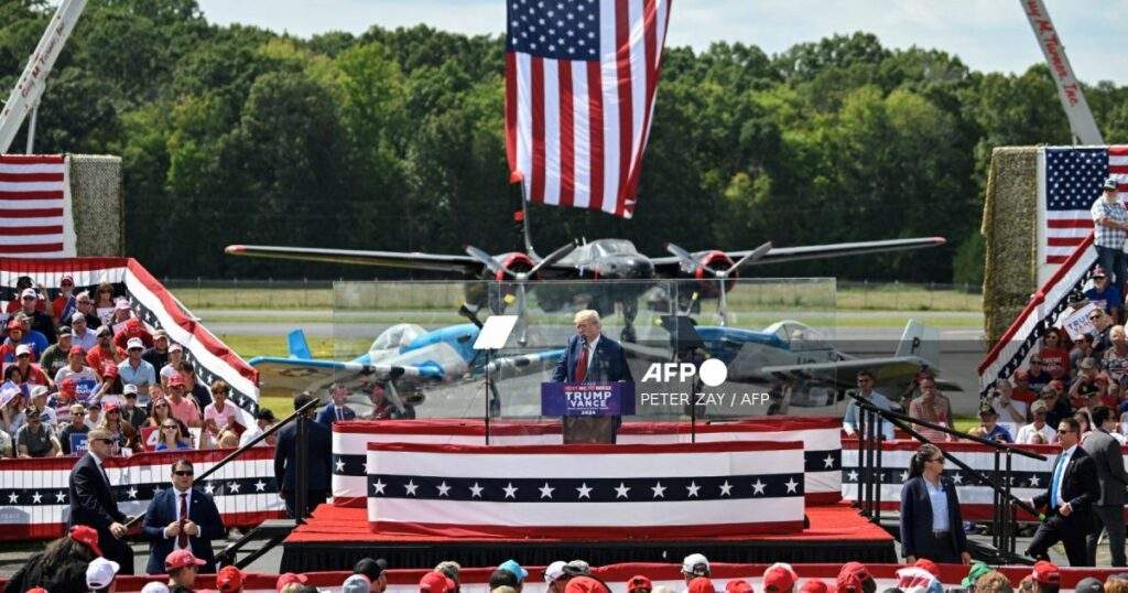 Trump Slams Harris at NC Rally, Warns of World War