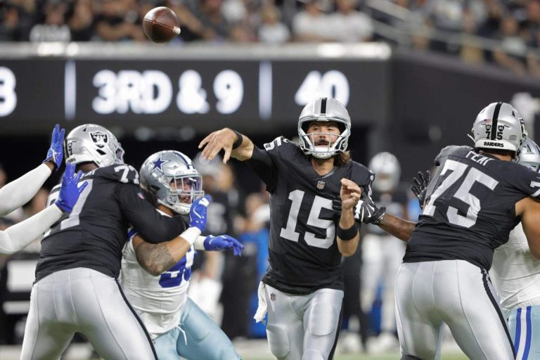 Raiders QB Battle Heats Up After Preseason Game