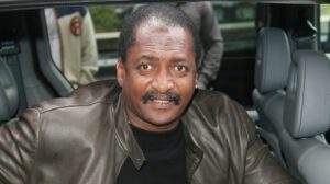 Beyoncé Snubbed by Country Music Awards: Mathew Knowles Defends