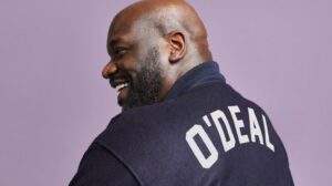 Here is a title that meets the requirements: "Shaquille O'Neal
