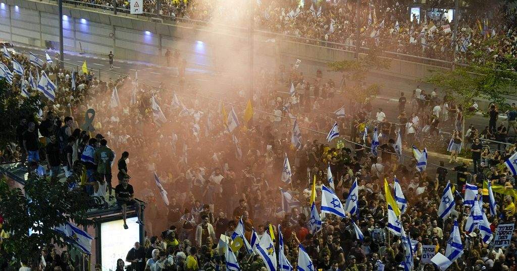 Israelis Pour Onto Streets, Demanding Ceasefire in Hostage Crisis