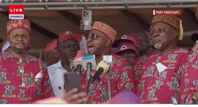 PDPs Shock Exodus Members Defect to APP Ahead of Rivers