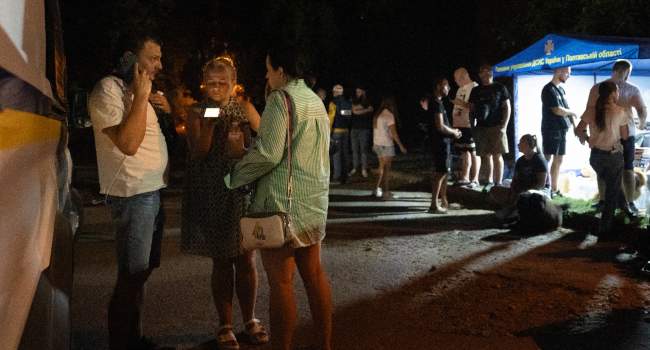 Russia's Attack on Western Ukraine Kills 2, Wounds 23