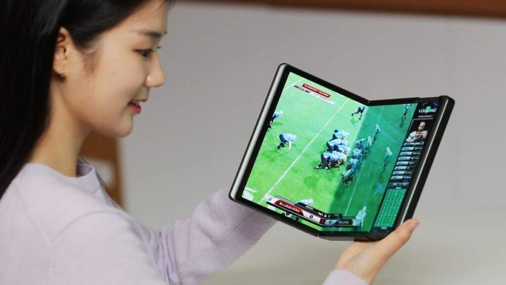 Samsung's Rollable Smartphone with 12.4 inch Display Coming in 2025?