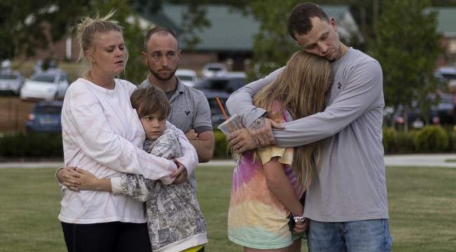 Teenage Shooter Kills 4, Wounds 9 in Georgia School