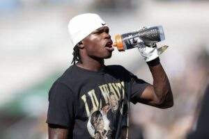 Travis Hunter Two Way Star Leads Buffaloes to Victory