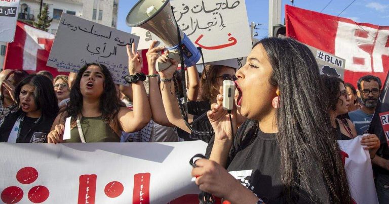 Tunisians Protest Presidents Authoritarian Rule Ahead of Election