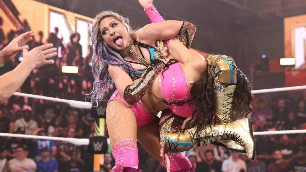 WWE's Giulia Debuts, But Lacks Key Factor to Succeed WWE's Giulia Debuts, But Lacks Key Factor to Succeed